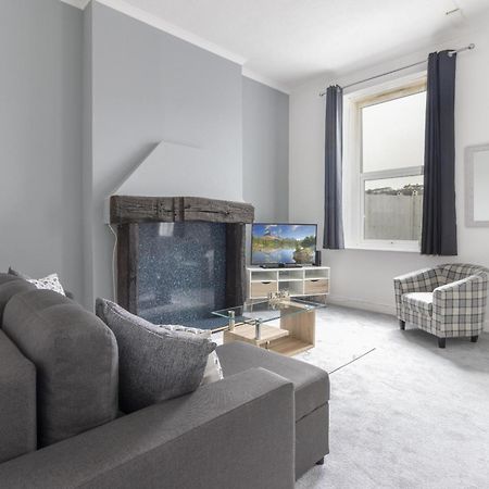 プリマスAlexandra - Large 3 Bed Perfect For Contractors, Free Parking, Fast Wifi And Great Value!アパートメント エクステリア 写真